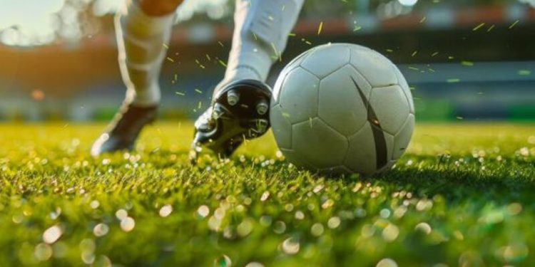 Bakıda futbol oynayan gənc oğlan öldü