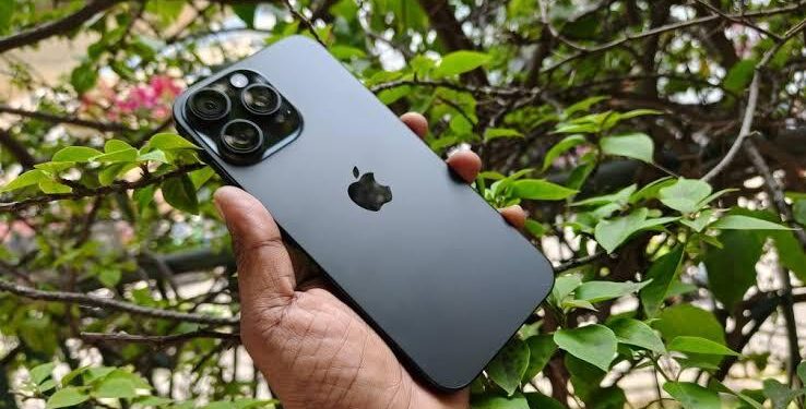 Bakıda yeniyetmənin iPhone 16-sını soyğunla aldılar