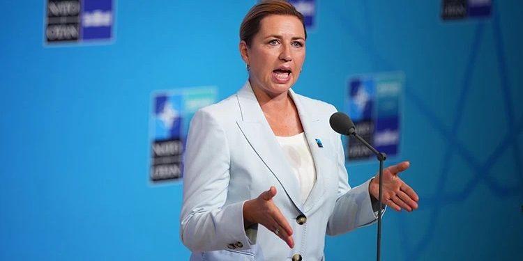Danimarka Baş nazirindən görünüşü ilə bağlı sərt cavab