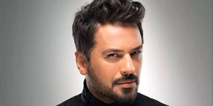 Emre Altuğ gizlətdiyi sevgilisini göstərdi -FOTO