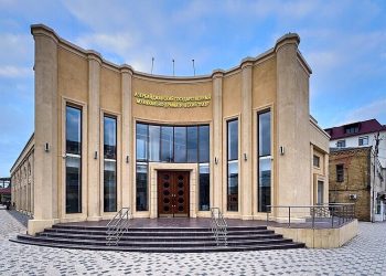 Bu teatra Müslüm Maqomayevin adı veriləcək