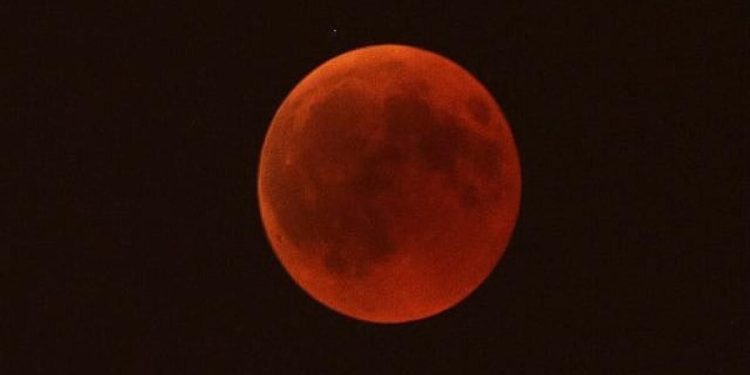 İlin son tutulması sabah baş verəcək - Azərbaycanda görünəcəkmi?