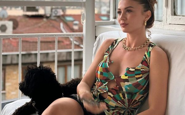 Burcu Özberkin iş adamı sevgilisi onun üçün 5 milyon kirayə pulu ödədi - FOTO