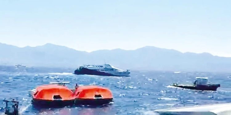 Kiprdə sərnişin gəmisi batdı: 8 ölü, 18 itkin