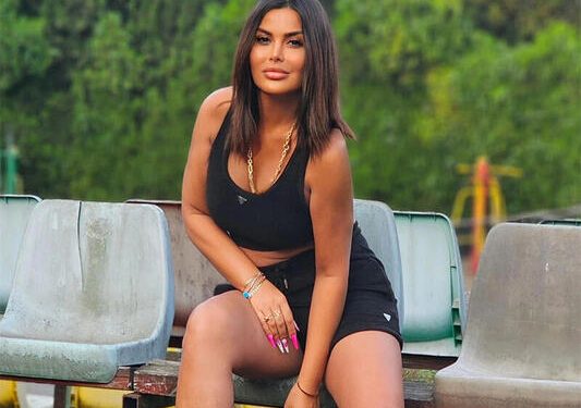 “Gözəlliyimə gözəllikləri çatmaz, yanımdan tozları belə keçə bilməz"