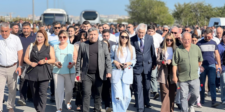 VHP üzvləri Zəfər Parkını ziyarət etdi - FOTOLAR
