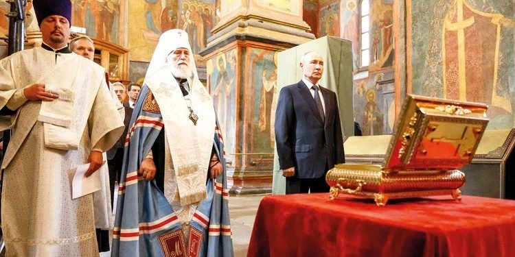Rusiya qədim şahzadənin qalıqlarını cəbhəyə göndərib