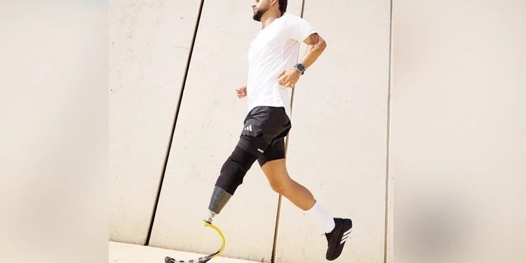 Adidas qalmaqallı reklama görə üzr istəyib