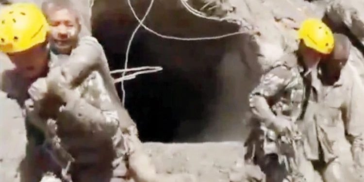 Nepalda 900-dən çox işçi tunellərdə itkin düşüb