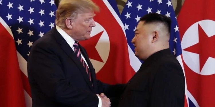 Tramp Kim Çen İnla görüşə bilər