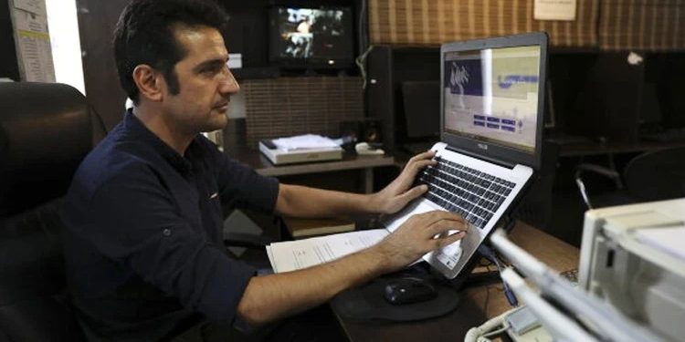 İran hökumətində internet qadağası ilə bağlı mübahisə