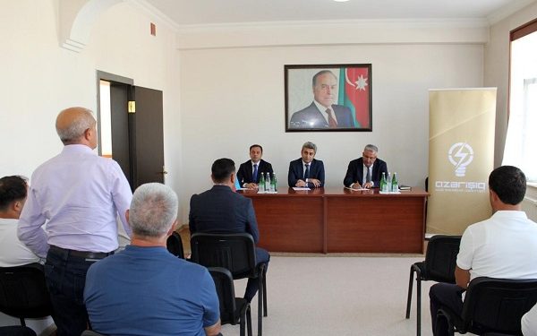 “Azərişıq” ASC-nin təşkilatçılığı ilə Şərurda fermer və sahibkarlarla görüş keçirilib