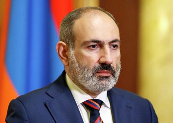 Paşinyan mükafat almaq üçün Almaniyaya gedir