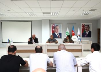 Super Liqada mübarizə aparacaq qadın və kişi komandalarının nümayəndələri ilə görüş keçirilib