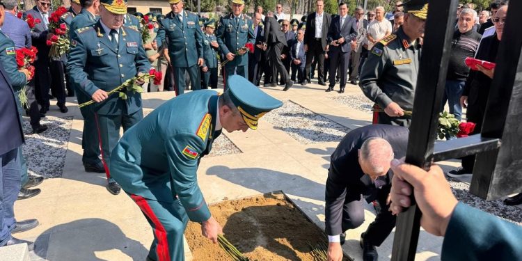 General-mayor İsgəndər Allahverdiyev son mənzilə yola salınmışdır-FOTOLAR