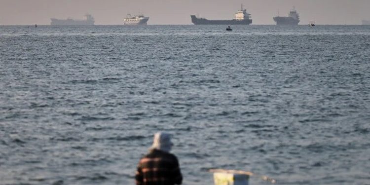 Hürmüz Boğazında kargo gəmisi vuruldu