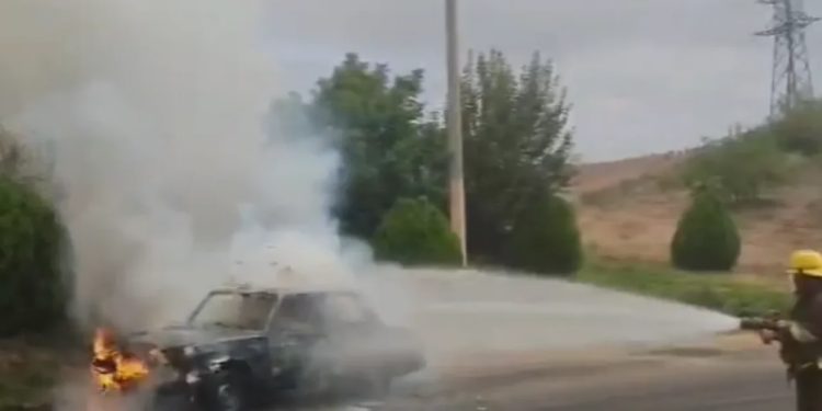 Şərurda maşın yandı