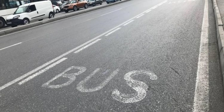 Daha iki küçədə avtobus zolağı salınır - FOTO