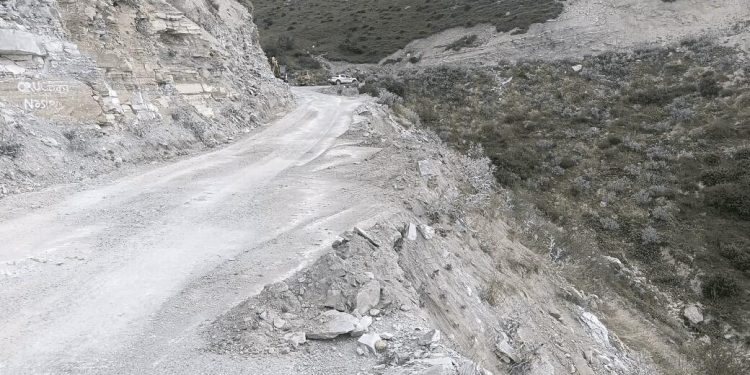 Xınalıq yolunda sürüşmə olub -VİDEO
