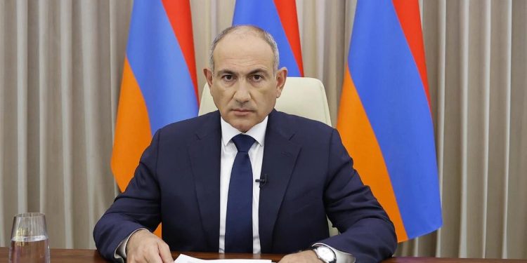 Paşinyan: Ermənistan dəmir yolu bizim mülkiyyətimizdir