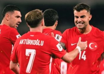 İngiltərə nəhəngi türk futbolçuya “elçi düşdü”