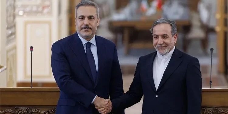 Hakan Fidan iranlı həmkarı ilə telefonla danışdı