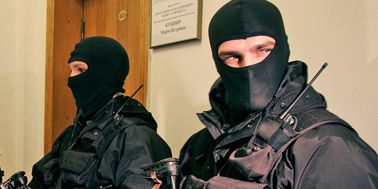 Kiyevdə iki kəşfiyyat qurumu arasında silahlı toqquşma