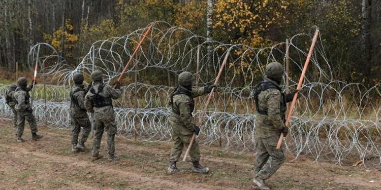Polşa Ukrayna sərhədində bəzi keçid məntəqələrini boşaldıb
