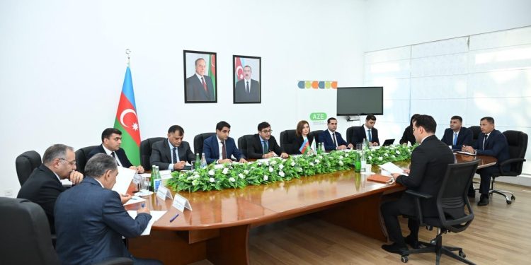Fərid Qayıbov Xaçmaz və Şabran rayon sakinlərini qəbul edib