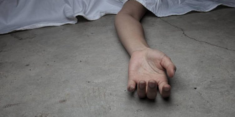 Bakıda evdən 18 yaşlı qızın meyiti tapıldı