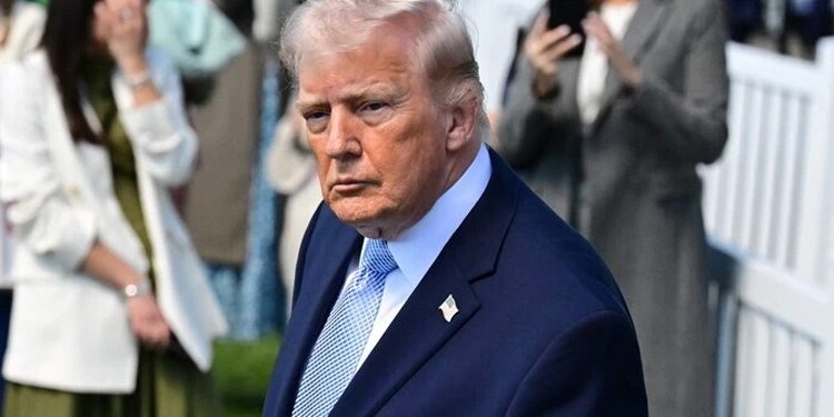 Trump təyyarədə sərnişinin qəhrəmanlığından danışdı