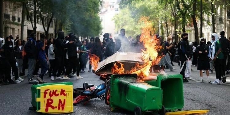 Fransanın bir sıra şəhərində etiraz aksiyaları qadağan edildi