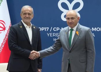 İrəvanda Paşinyan Pezeşkianla görüşüb