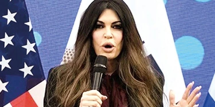 Trampın keçmiş gəlininin vəzifədən uzaqlaşdırılması gündəmdədir
