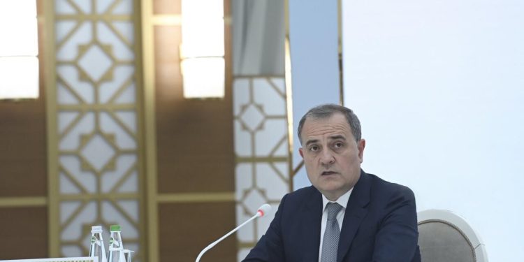 Ceyhun Bayramov Orta Dəhliz və regional əməkdaşlığın gücləndirilməsinin əhəmiyyətini vurğulayıb