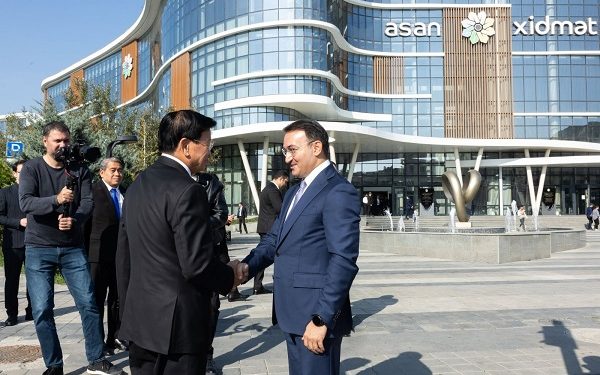 Laosun Prezidenti “ASAN xidmət”də
