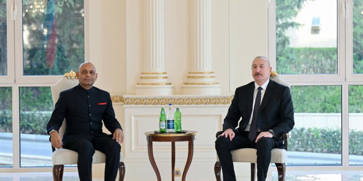 Prezident İlham Əliyev Hindistanın ölkəmizdə yeni təyin olunmuş səfirini qəbul edib - FOTOLAR