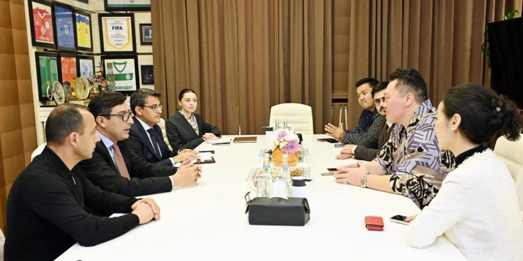 Fərid Qayıbov Beynəlxalq Sumo Federasiyasının prezidenti Hakuho Şonu qəbul edib