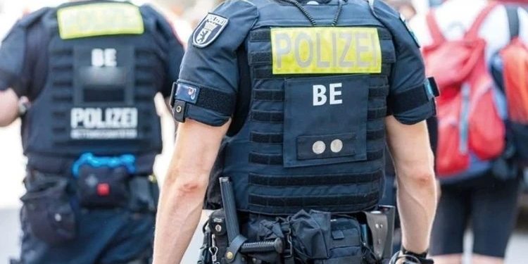 Alman polisi Berlindən gedir: 72 əməkdaş başqa bölgələrə keçmək istəyir