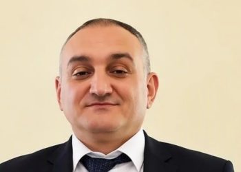 İcra başçısının yaxın qohumu işdən çıxarıldı