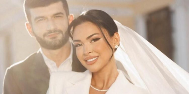 Razi qalmaqalla boşandığı ərininin fotosunu paylaşdı