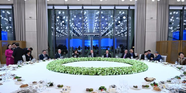 Prezident İlham Əliyevin adından AQEM-in 7-ci Zirvə Görüşünün iştirakçılarının şərəfinə şam yeməyi verilib - VİDEO-FOTOLAR