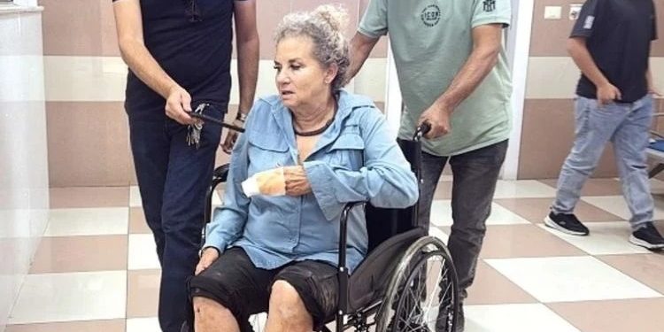 İsrailli məskunlaşanlar jurnalisti və avropalı diplomatları döydülər